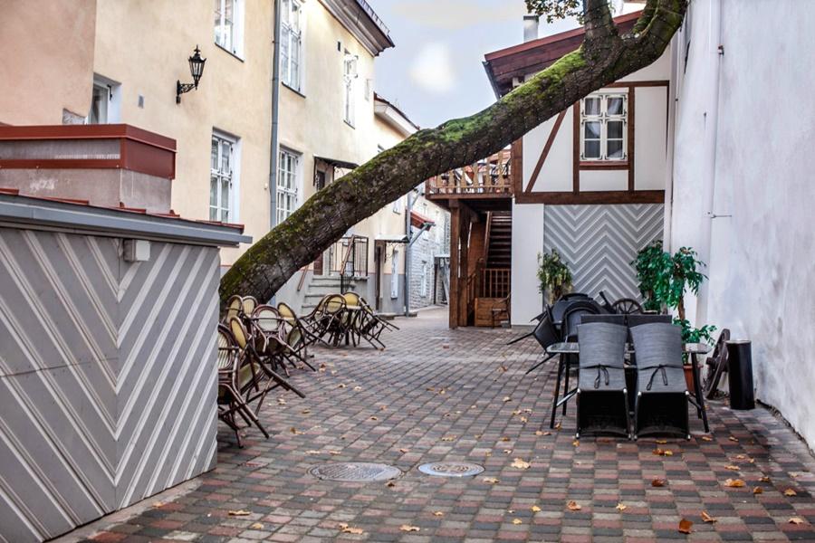 Three Crowns Residents Talin Exterior foto