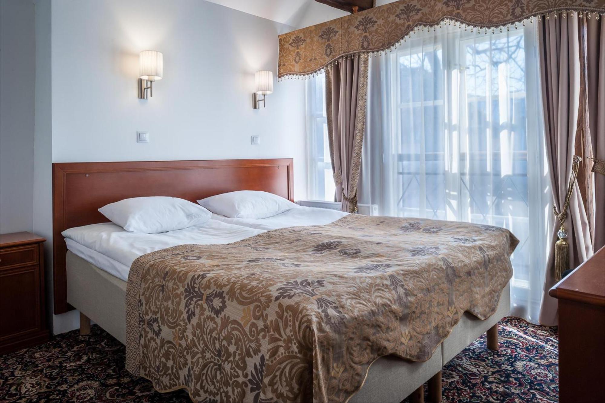 Three Crowns Residents Talin Exterior foto